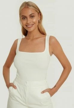 NA-KD ECKIGEM HALSAUSSCHNITT - Débardeur - Offwhite