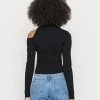 NA-KD SHOULDER CUT OUT - T-shirt à Manches Longues - Black 7 NA-KD SHOULDER CUT OUT - T-shirt à Manches Longues - Black -NA-KD Soldes Magasin 0e17ce79ee174c49b416ab4f00402eae