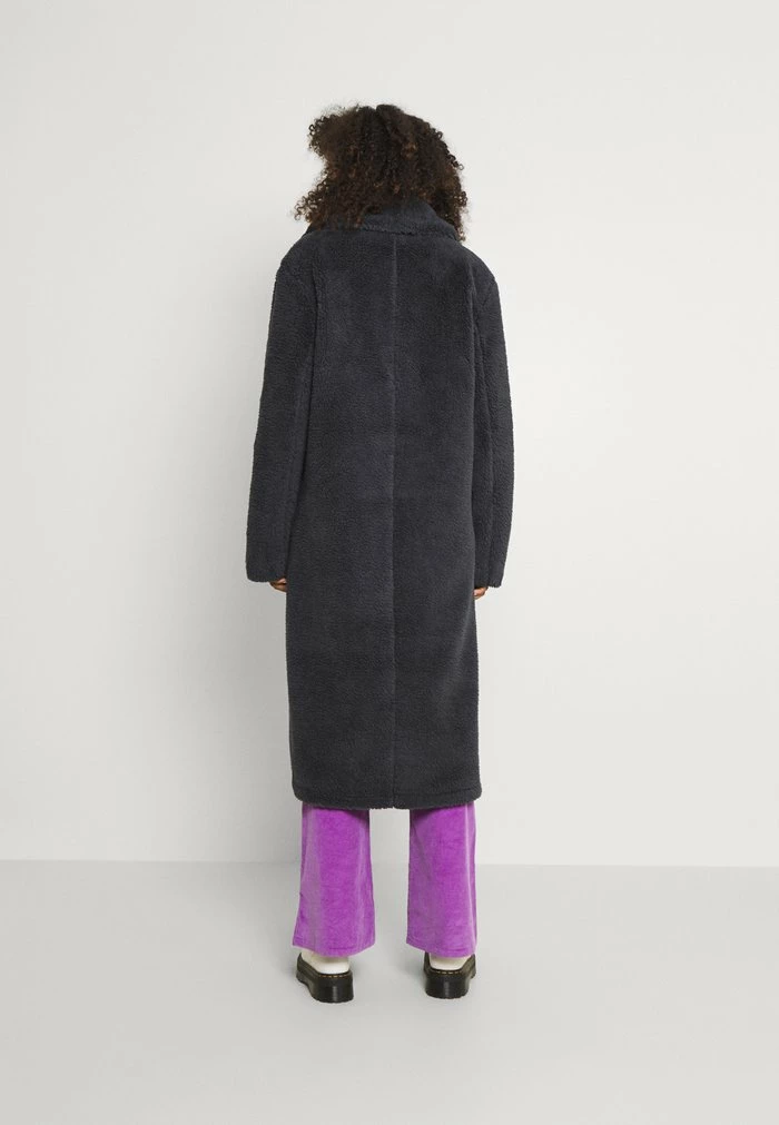 NA-KD TEDDY COAT - Manteau Classique - Dark Blue 3 NA-KD TEDDY COAT - Manteau Classique - Dark Blue – Image 3