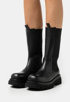 NA-KD LEATHER CALF BOOTS - Bottines à Plateau - Black
