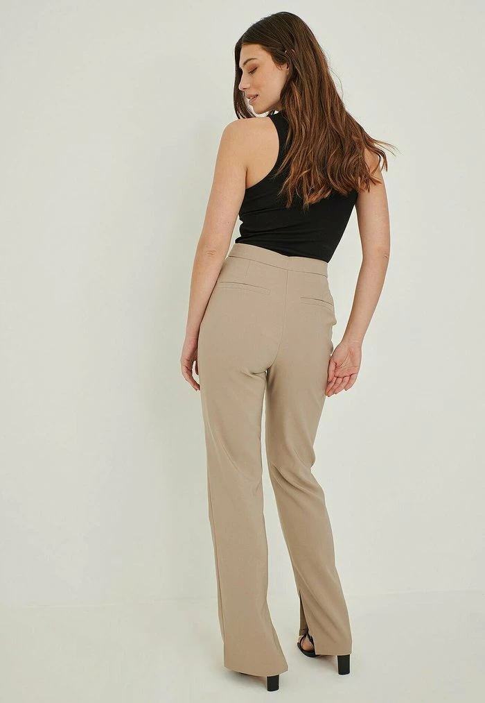 NA-KD Pantalon Classique - Beige 2 NA-KD Pantalon Classique - Beige – Image 2