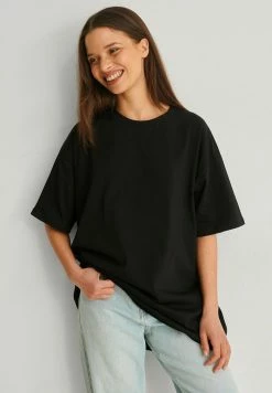 NA-KD MIT RUNDEM AUSSCHNITT - T-shirt Basique - Black