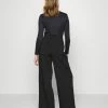 NA-KD WIDE PLEATED PANTS - Pantalon Classique - Black -NA-KD Soldes Magasin 14970910b06b405db64a93d0464a038b