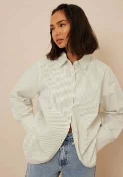 NA-KD ÜBERGROSSES - Chemisier - Beige Stripe