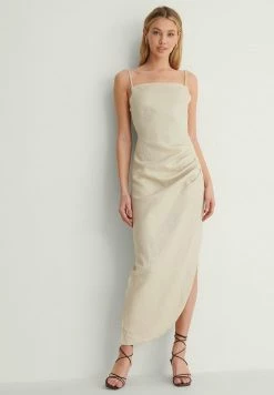 NA-KD MIT TRÄGERN - Robe Longue - Beige