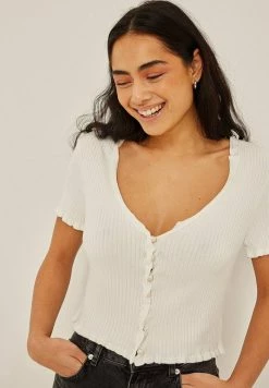 NA-KD MIT KURZEN ÄRMELN UND PERLENDETAILS - Gilet - Offwhite