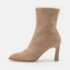 NA-KD LOOK HEELED BOOTS - Bottines - Beige -NA-KD Soldes Magasin 19f607acf5974f029373353cd0f946a9