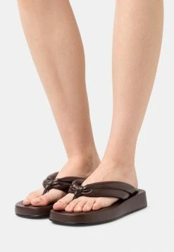 NA-KD QUILTED TOE STRAP - Tongs - Dark Brown