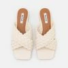 NA-KD CROSSED BRAIDED FLATS - Mules - Offwhite -NA-KD Soldes Magasin 1f67ec0825c4423e853ecdf7719ab375