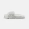 NA-KD FLUFFY FOOTBED HOME - Chaussons - Light Grey -NA-KD Soldes Magasin 217b7c3f07ed479fab3261ae05aba1aa