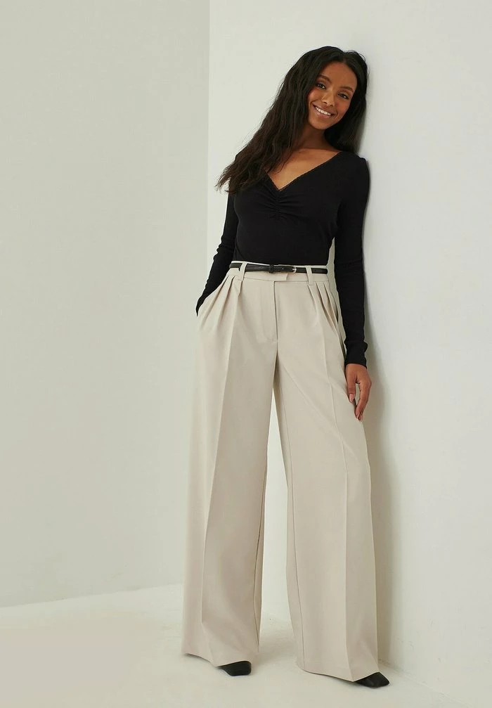 NA-KD MIT RÜSCHEN - Pullover - Black 1 NA-KD MIT RÜSCHEN - Pullover - Black