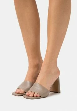 NA-KD FLARED HEEL MULES - Mules à Talons - Light Taupe