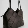 NA-KD BIG WOVEN SHOPPER-BLACK - Sac à Main - Black -NA-KD Soldes Magasin 276fa04308634b999746f95ab994c8f1
