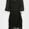 NA-KD FRILLED DRESS - Robe De Jour - Black -NA-KD Soldes Magasin 27a3bcb1173c4784bec249d771956517