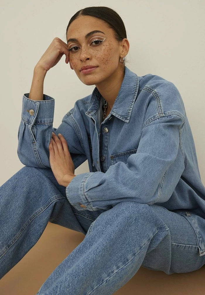 NA-KD OVERSIZE - Chemisier - Light Blue 4 NA-KD OVERSIZE - Chemisier - Light Blue – Image 4