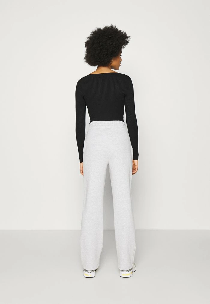 NA-KD JASMIN AZIZAM X STRAIGHT - Pantalon De Survêtement - Grey 3 NA-KD JASMIN AZIZAM X STRAIGHT - Pantalon De Survêtement - Grey – Image 3