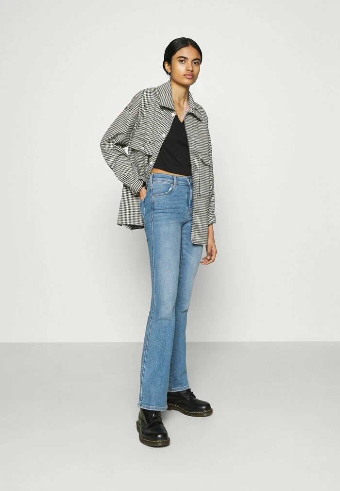 NA-KD T-shirt à Manches Longues - Black 2 NA-KD T-shirt à Manches Longues - Black – Image 2