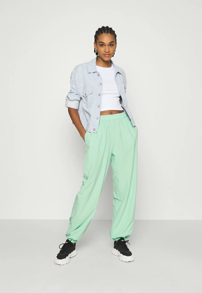 NA-KD X ZALANDO EXCLUSIVE - SPORTY FABRIC PANTS - Pantalon De Survêtement - Fresh Mint 2 NA-KD X ZALANDO EXCLUSIVE - SPORTY FABRIC PANTS - Pantalon De Survêtement - Fresh Mint – Image 2