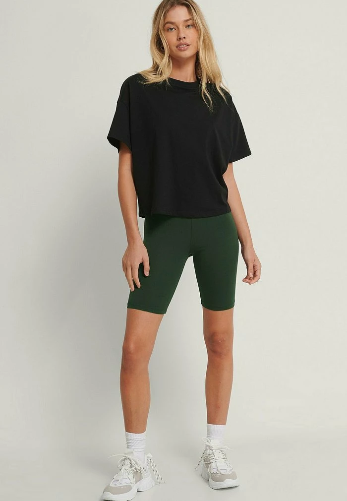 NA-KD MIT ÄRMELN - T-shirt Basique - Black 1 NA-KD MIT ÄRMELN - T-shirt Basique - Black