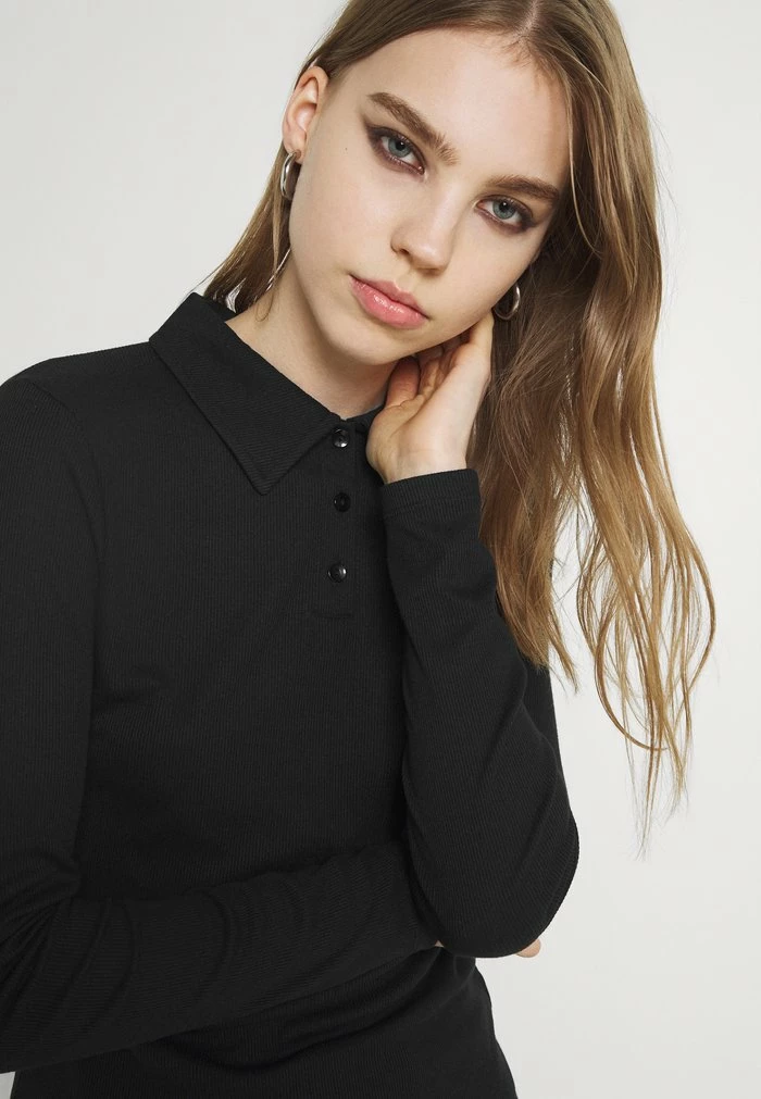 NA-KD BUTTONED COLLAR - T-shirt à Manches Longues - Black 4 NA-KD BUTTONED COLLAR - T-shirt à Manches Longues - Black – Image 4