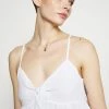 NA-KD PAMELA REIF X ZALANDO FRONT TIE FRILL - Débardeur - White -NA-KD Soldes Magasin 44889756ef3242799a47a1579d8340f9