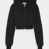 PAMELA REIF X NA-KD - ZIP DETAIL HOODIE - Sweat à Capuche Zippé - Black -NA-KD Soldes Magasin 454178fec6f844598f4323245e86ec0f