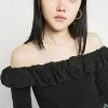 NA-KD OFF SHOULDER - T-shirt à Manches Longues - Black -NA-KD Soldes Magasin 46a7e4b4d84e42b1bc9923ddca2b6cea