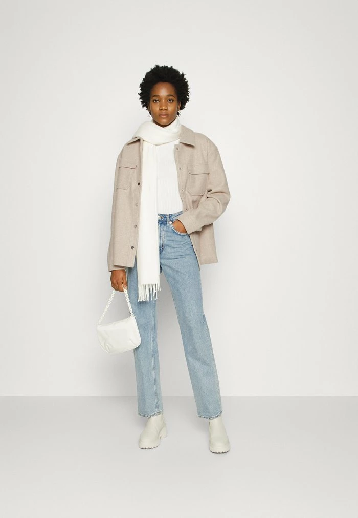NA-KD PRESS BUTTON OVERSHIRT - Manteau Court - Light Beige 2 NA-KD PRESS BUTTON OVERSHIRT - Manteau Court - Light Beige – Image 2