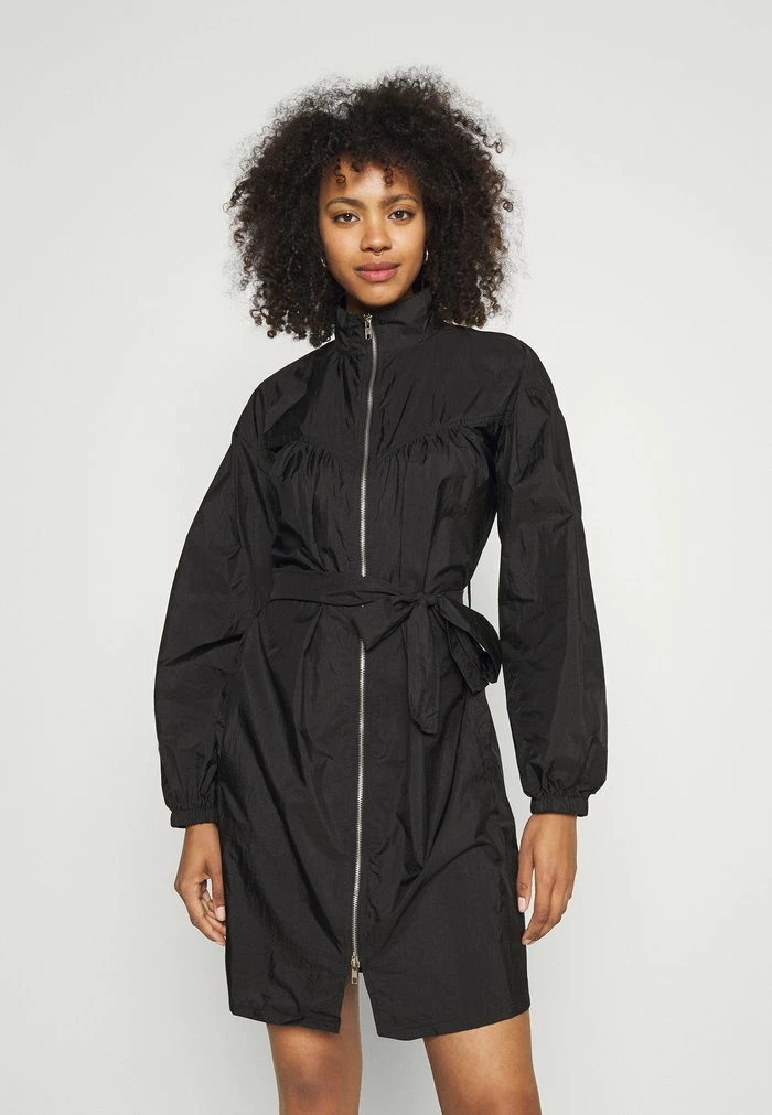NA-KD SPORTY DRESS - Robe De Jour - Black 1 NA-KD SPORTY DRESS - Robe De Jour - Black