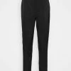 NA-KD STRAIGHT SUIT PANTS - Pantalon Classique - Black -NA-KD Soldes Magasin 4c1450b9af194bd288d9c73be13b65c6