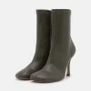 NA-KD ROUNDED TOE BOOTS - Bottines à Talons Hauts - Deep Khaki -NA-KD Soldes Magasin 4e2da88d0cdd4e9a96c8feecf46ffa3e