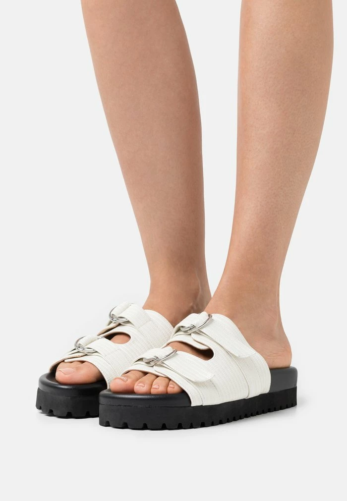 NA-KD DOUBLE BUCKLE - Mules - White 1 NA-KD DOUBLE BUCKLE - Mules - White