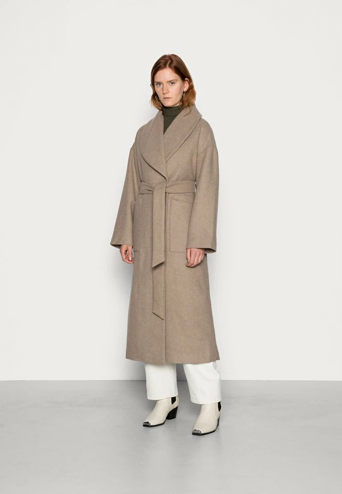 NA-KD BIG POCKET COAT - Manteau Classique - Taupe 1 NA-KD BIG POCKET COAT - Manteau Classique - Taupe