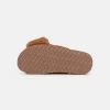 NA-KD CROSSED TEDDY - Chaussons - Chocolate -NA-KD Soldes Magasin 519a4096b7274af1977494ba31e9f9a4