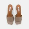 NA-KD FLARED HEEL MULES - Mules à Talons - Light Taupe -NA-KD Soldes Magasin 5adf9697edfa481c8a0ba066fa90c3c1