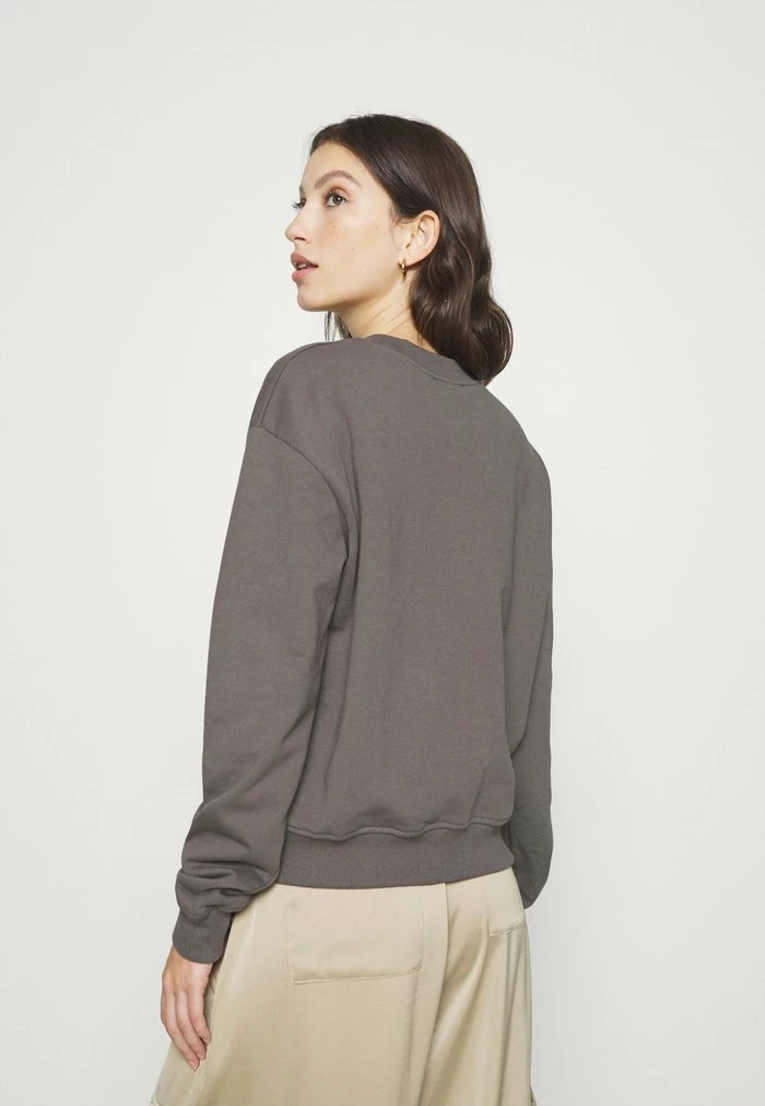 NA-KD LOGO BASIC - Sweatshirt - Grey 3 NA-KD LOGO BASIC - Sweatshirt - Grey – Image 3