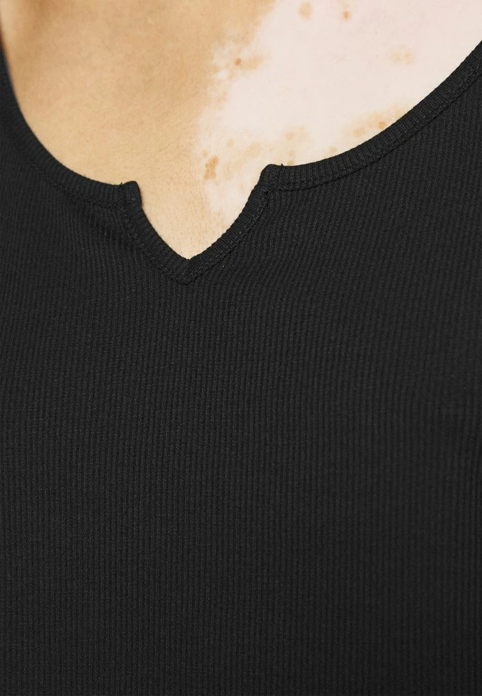 NA-KD T-shirt à Manches Longues - Black 6 NA-KD T-shirt à Manches Longues - Black – Image 6