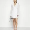 NA-KD TIE STRAP OVERLAP MINI DRESS - Robe De Jour - White -NA-KD Soldes Magasin 6189fd2e7ec94acab033b93a3088029a