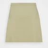 NA-KD MATHILDE GØHLER BUTTON DETAIL SKIRT - Minijupe - Khaki -NA-KD Soldes Magasin 6204e2b016fa4186986204d90dc53870
