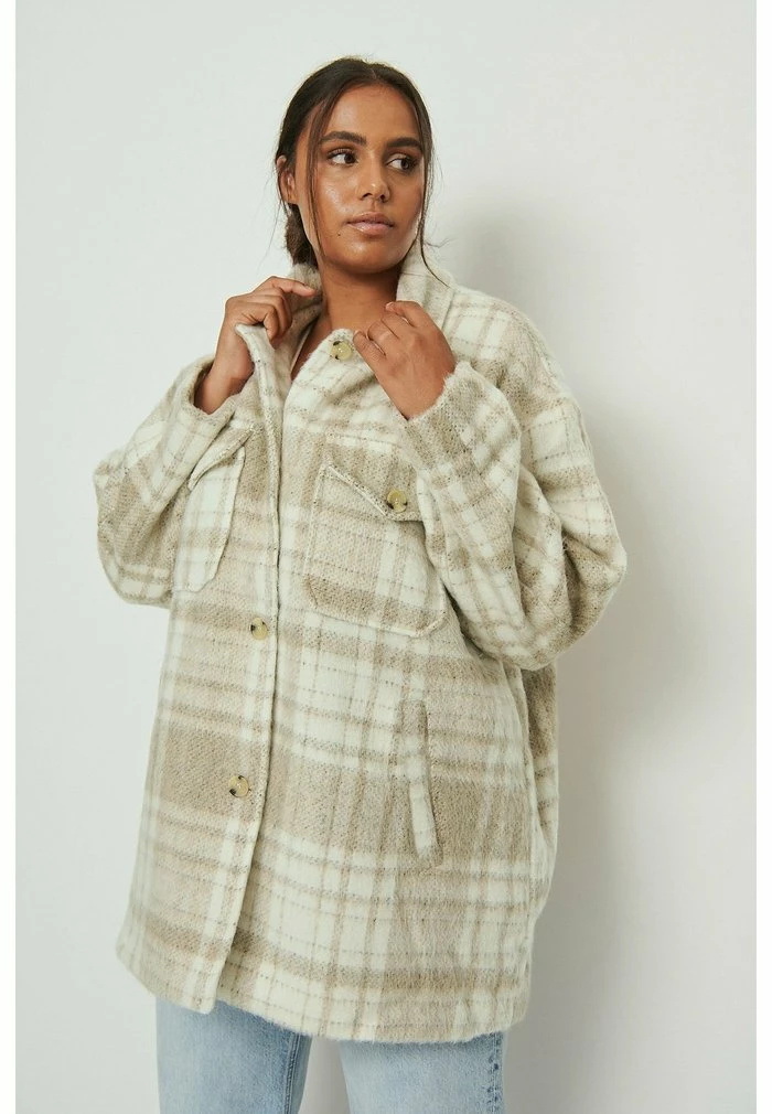 NA-KD BRUSTTASCHE - Manteau Court - Checked 4 NA-KD BRUSTTASCHE - Manteau Court - Checked – Image 4