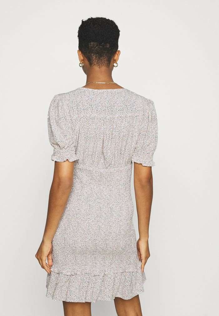 NA-KD V-NECK SMOCKED MINI DRESS - Robe De Jour - Pink 3 NA-KD V-NECK SMOCKED MINI DRESS - Robe De Jour - Pink – Image 3