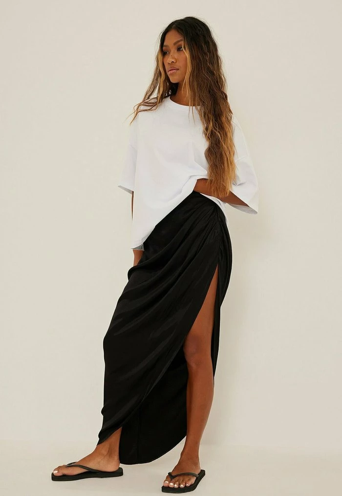 NA-KD DRAPIERTER - Jupe Longue - Black 1 NA-KD DRAPIERTER - Jupe Longue - Black