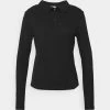 NA-KD BUTTONED COLLAR - T-shirt à Manches Longues - Black 12 NA-KD BUTTONED COLLAR - T-shirt à Manches Longues - Black -NA-KD Soldes Magasin 6475f33820fd4c219df957c126d90a50