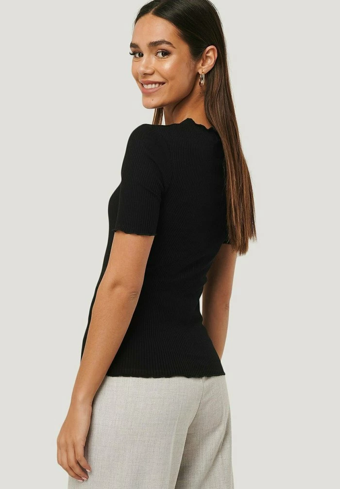NA-KD BABYLOCK - T-shirt Basique - Black 2 NA-KD BABYLOCK - T-shirt Basique - Black – Image 2