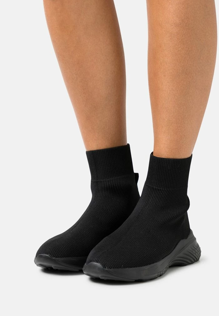 NA-KD STRUCTURED SOCK TRAINERS - Baskets Montantes - Black 1 NA-KD STRUCTURED SOCK TRAINERS - Baskets Montantes - Black