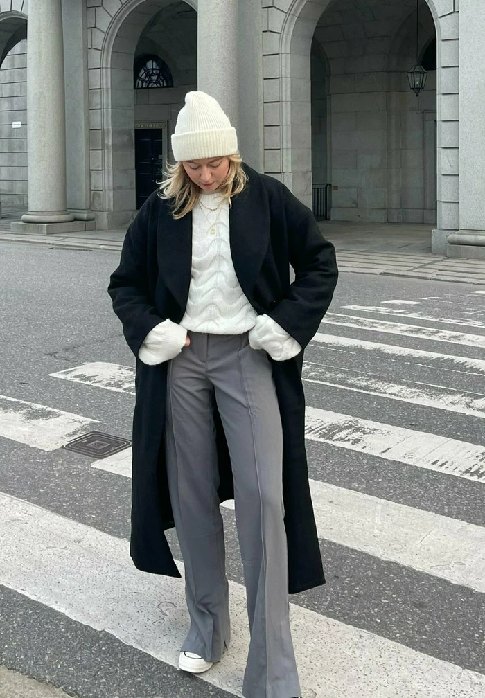 NA-KD MIT SEITENSCHLITZ - Pantalon Classique - Grey 4 NA-KD MIT SEITENSCHLITZ - Pantalon Classique - Grey – Image 4