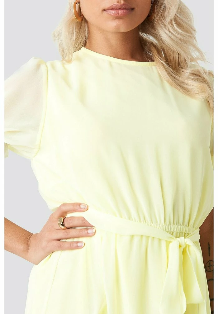 NA-KD Robe De Jour - Pale Yellow 4 NA-KD Robe De Jour - Pale Yellow – Image 4