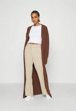 NA-KD X ZALANDO EXCLUSIVE - FLUFFY LONG CARDIGAN - Gilet - Nougat