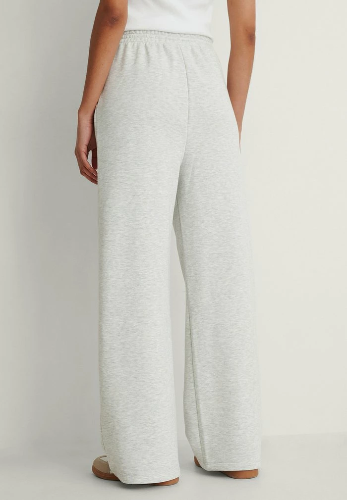 NA-KD STRAIGHT LEG SWEATPANTS - Pantalon De Survêtement - Grey Melange 3 NA-KD STRAIGHT LEG SWEATPANTS - Pantalon De Survêtement - Grey Melange – Image 3
