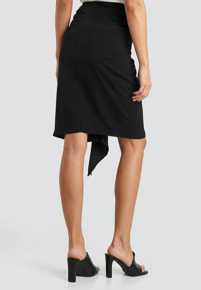 NA-KD FRONT TWIST - Jupe Trapèze - Black 4 NA-KD FRONT TWIST - Jupe Trapèze - Black – Image 4